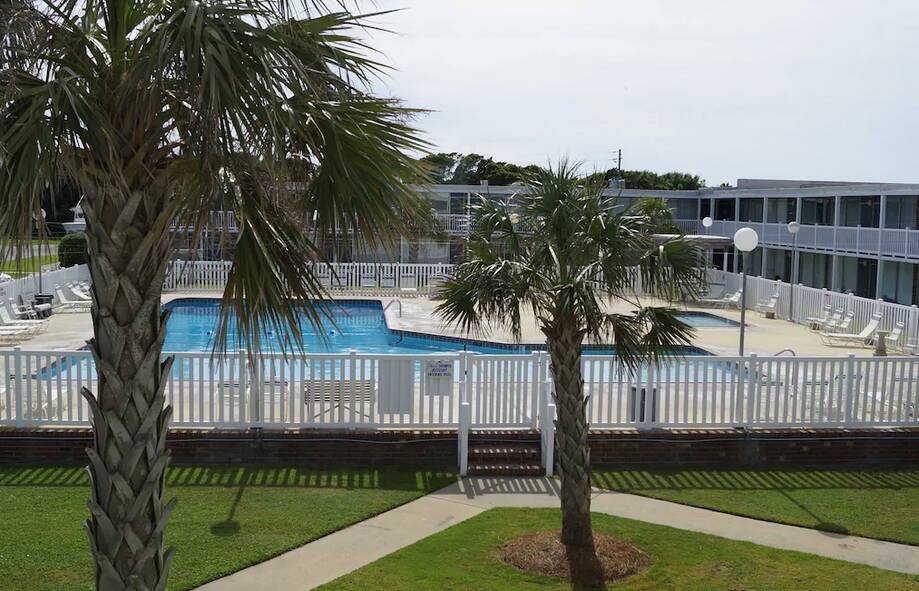 Beach access, huge... Vacation rental home in Atlantic Beach, NC